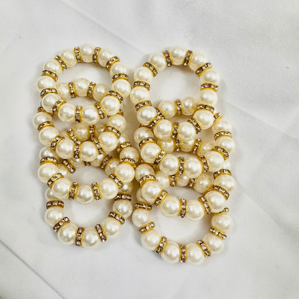 Elegant Pearl Rhinestone Napkin Rings Set of 8 Purchased New Never Used - Picture 7 of 7